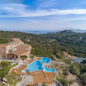 **** Hotel Borgo Smeraldo Italia